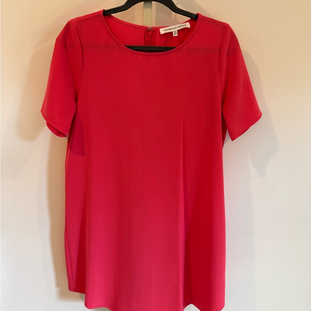 Cupcakes & Cashmere Hot Pink Boxy Short Sleeve Dress